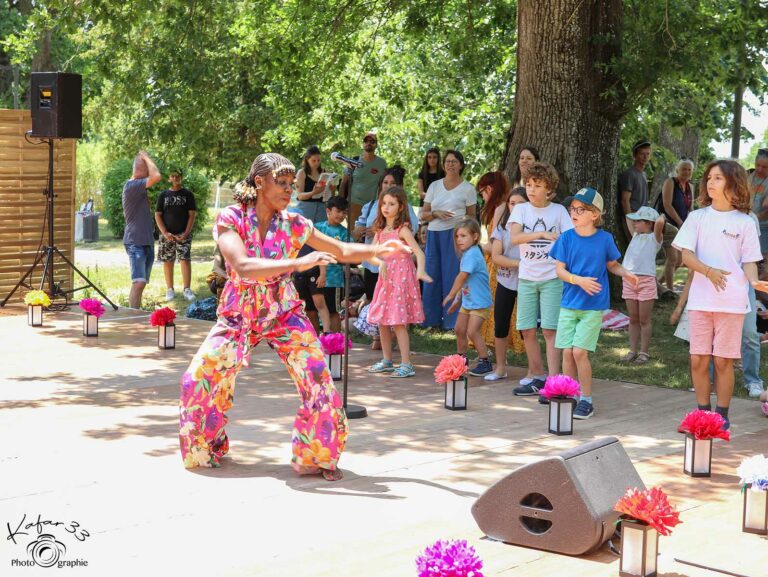 Les Fleurs de l'enfance, Perrine Fifadji, Spectacle